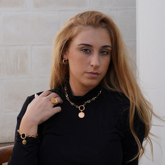 Collar con Colgante de Círculos y Moneda
