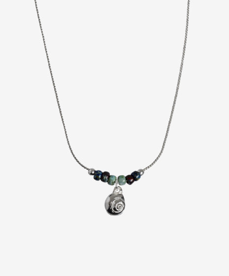 Collar de Cadena con Abalorios y Colgante Plateado