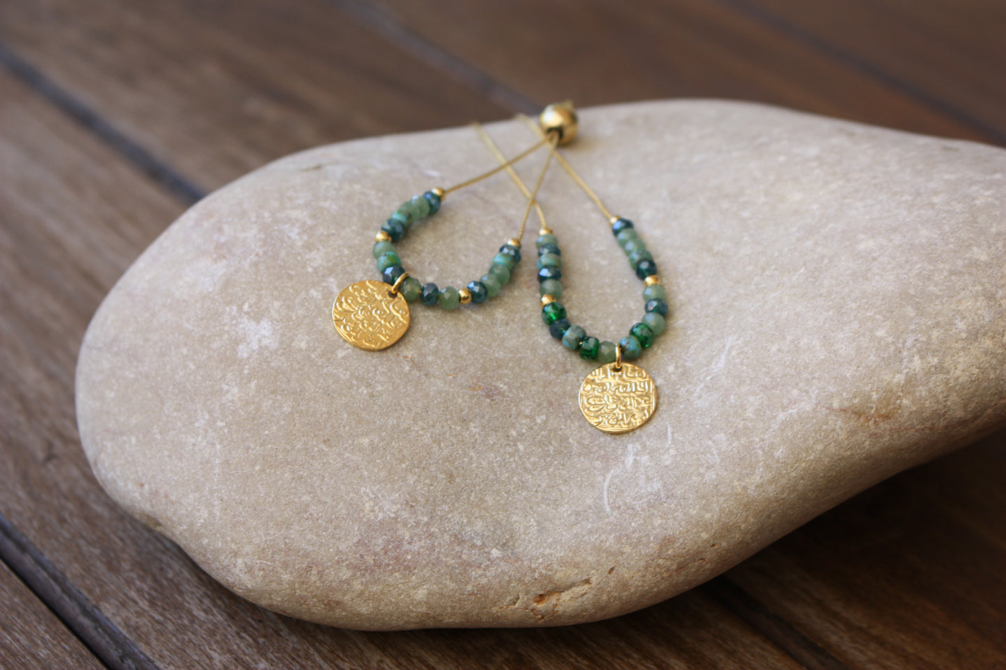 Pulsera Ajustable con Cristales y Moneda