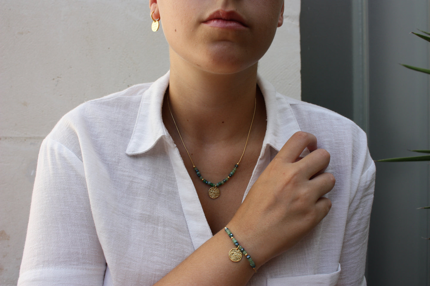 Collar con Cristales y Moneda