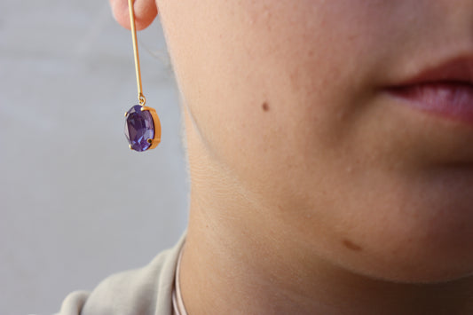 Pendiente Largo con Colgante Ovalado