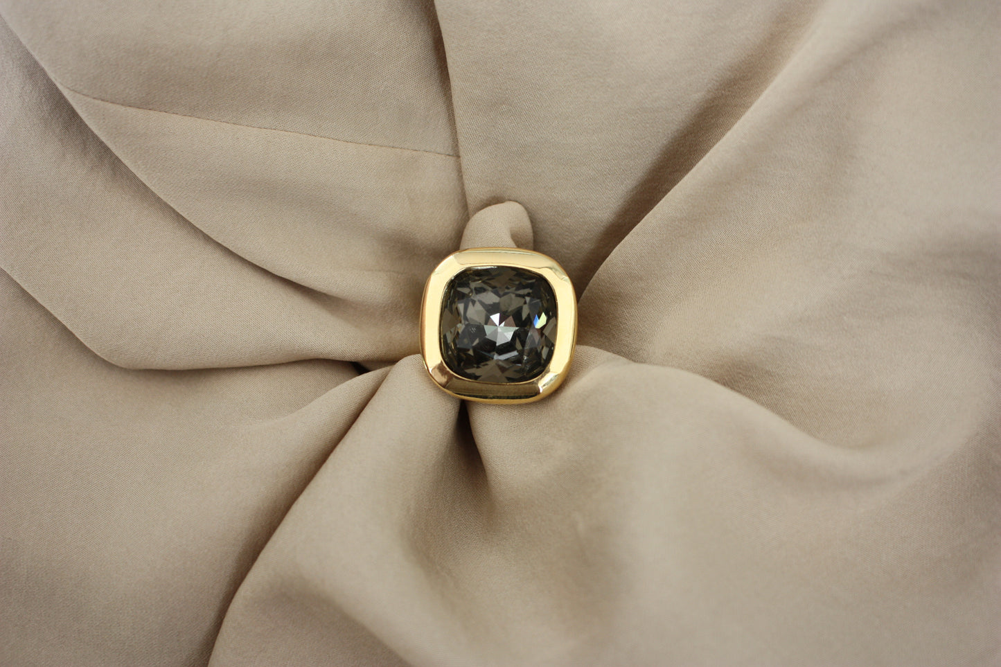 Anillo Ajustable con Cristal cuadrado Grande
