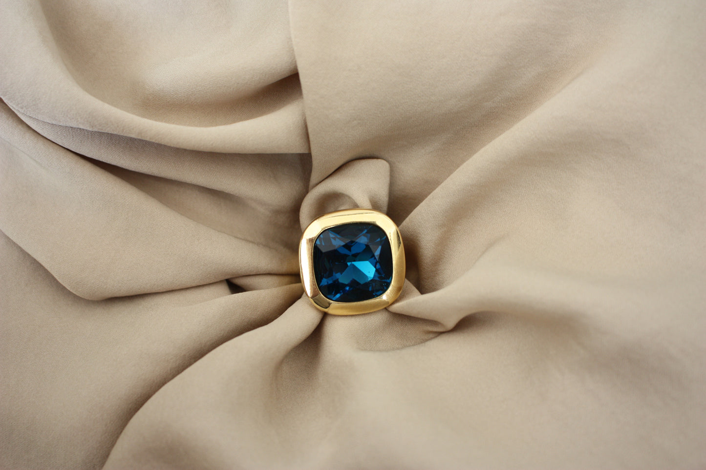 Anillo Ajustable con Cristal cuadrado Grande