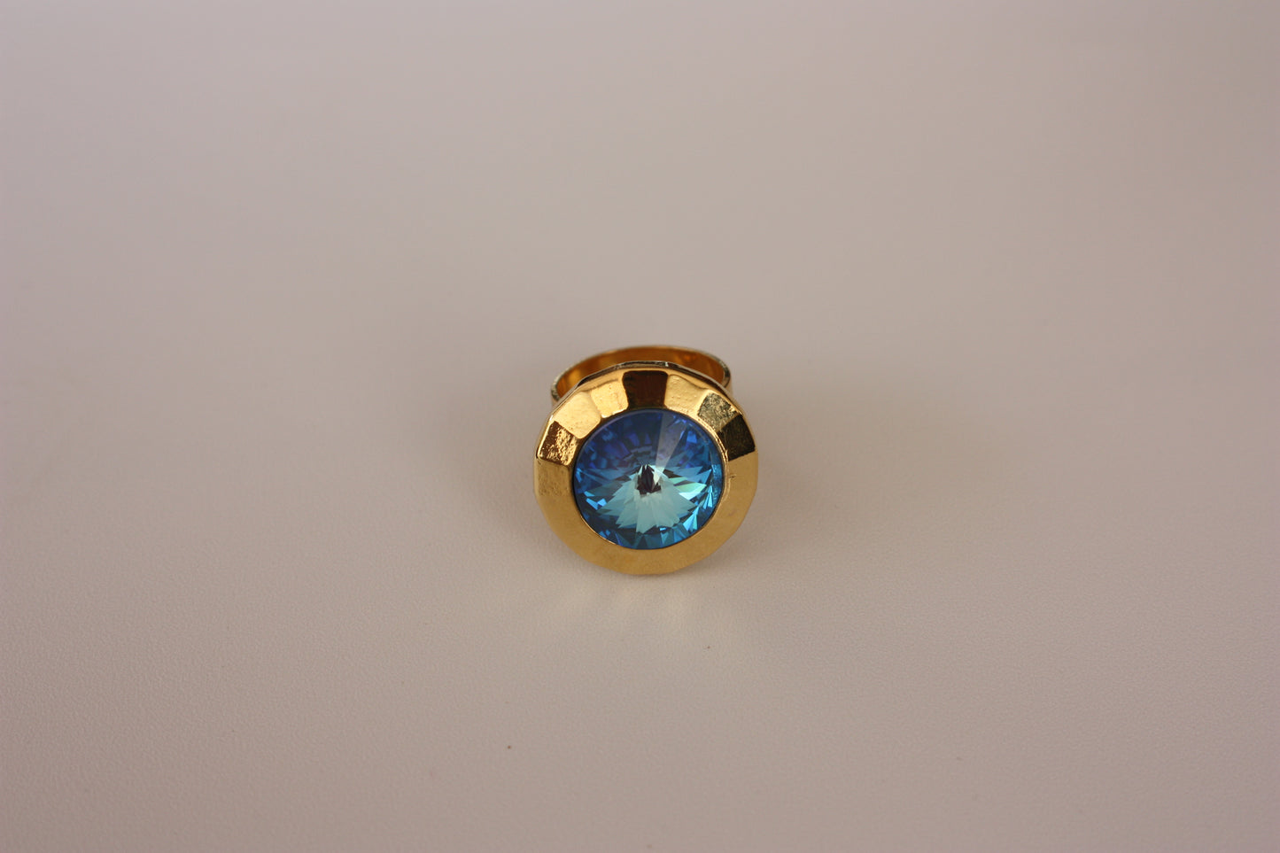 Anillo Ajustable con Cristal circular Grande