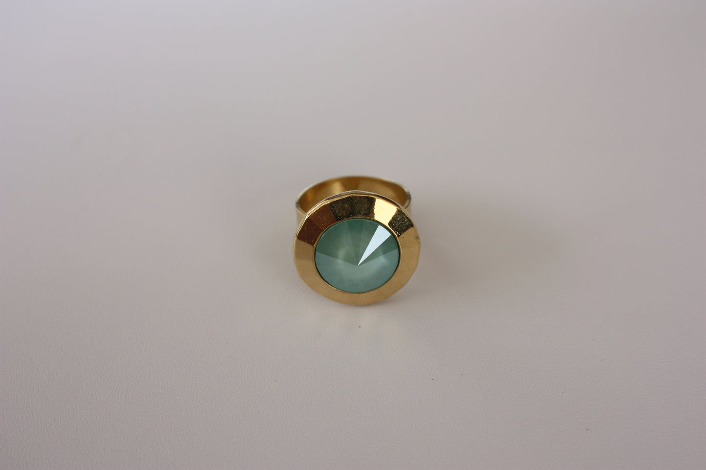 Anillo Ajustable con Cristal circular Grande