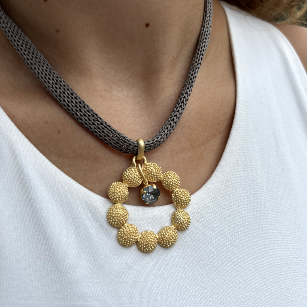 Collar de Cordón Eco-Friendly y Colgante Floral