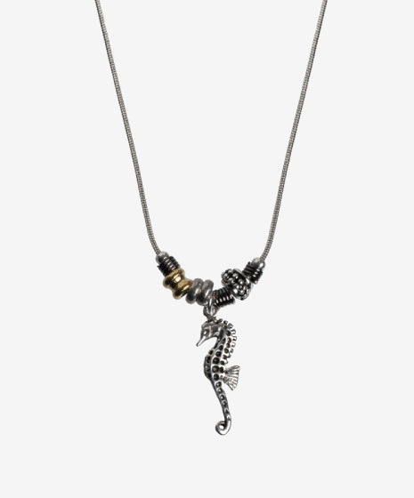 Collar de Cadena con Abalorios y Colgante Plateado